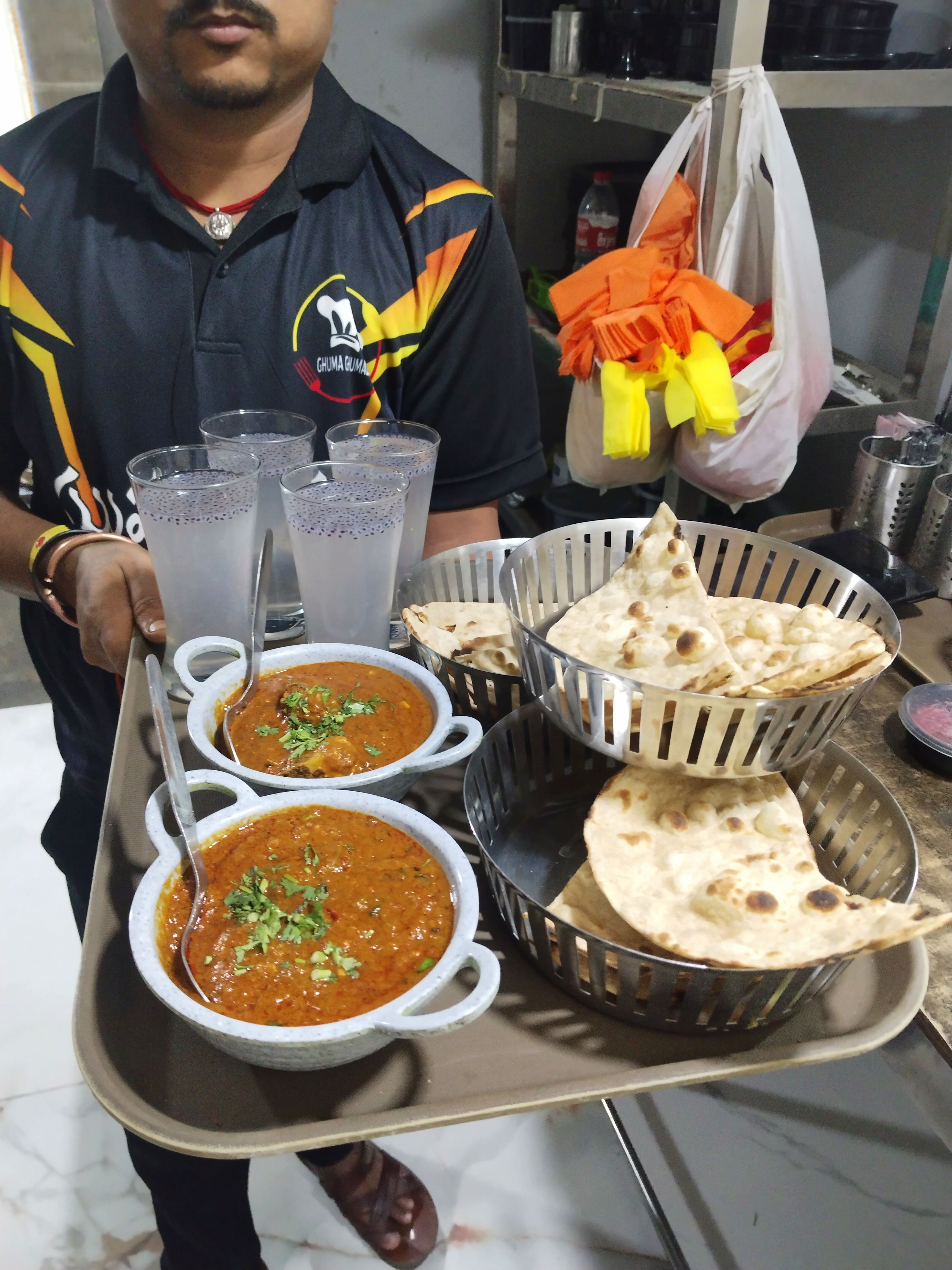 ఘుమఘుమలు రెస్టారెంట్